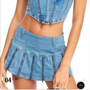 I am gia Claudia skirt